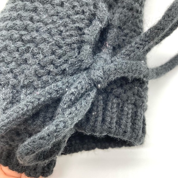 Kyi Kyi Canada Pom Pom Black Knit Beanie Hat - Picture 6 of 8